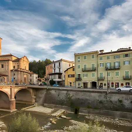 Lägenhet Langhe - Trilocale Nel Cuore Della Citta *